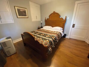 3 habitaciones, tabla de planchar con plancha, wifi y ropa de cama 