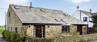 3 bedroom accommodation in Lathom, near Southport