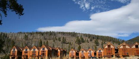 디자인 타운홈, 침실 3개, 발코니, 산 전망 (Antlers Gulch 104) | 외관