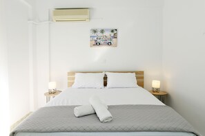 4 bedrooms, iron/ironing board, travel crib, free WiFi