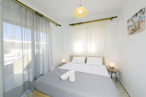 4 bedrooms, iron/ironing board, travel cot, free WiFi