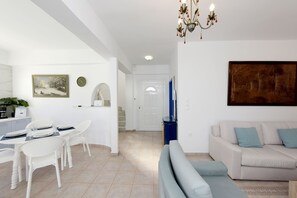 TV, fireplace - VILLA IRILENA - 4BDR BEACH HOUSE (Gennadi)