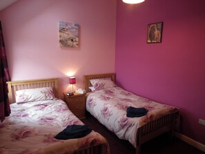 2 bedrooms, free WiFi, bed sheets