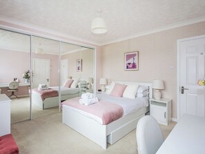 4 Schlafzimmer, kostenloses WLAN, Bettwäsche