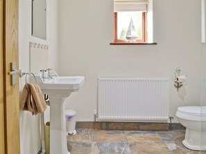 Towels - 2 bedroom accommodation in Llanfachraeth, near Holyhead (Llanfachraeth, near Holyhead)