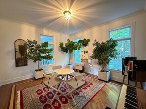 Interior - Hot Tub, Piano & Forest Trails in the Hudson Valley (New Paltz)