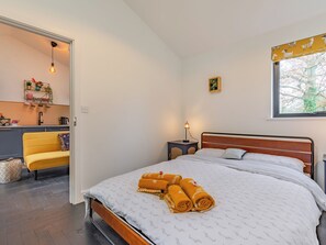1 bedroom, free WiFi, bed sheets, wheelchair access - Star's Special Sanctuary - UK36785 (Chart Sutton, near Maidstone)