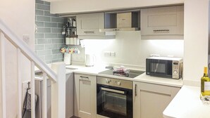 Dishwasher, high chair - 1 bedroom accommodation in Dartmouth (Dartmouth)