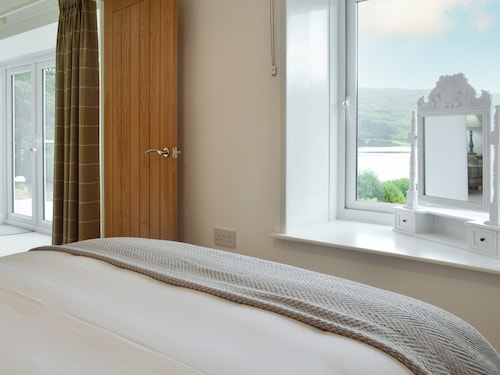 Boatman's Cottage at Invernian Mor