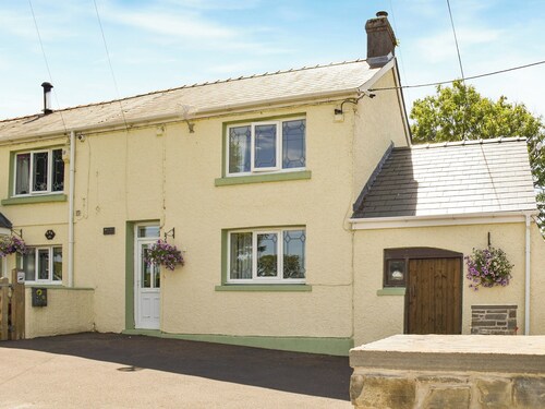 2 bedroom accommodation in Llandyfan, Ammanford