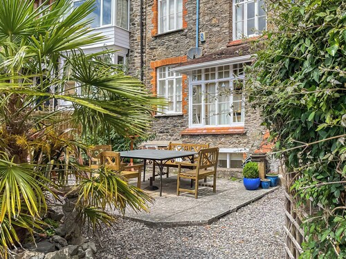 A large, comfortable apartment in this stunning region of North Devon.