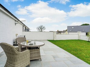 Outdoor dining - Willow Tree Cottage - UK35893 (Ludchurch, near Narberth)
