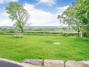 Outdoor dining - Willow Tree Cottage - UK35893 (Ludchurch, near Narberth)