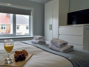 3 habitaciones, wifi gratis y ropa de cama 