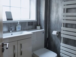 Towels - 2 bedroom accommodation in Looe (Looe)