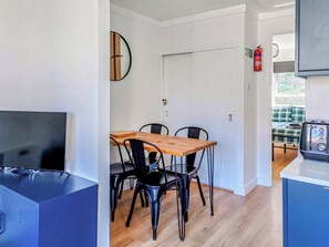 Dining - 2 bedroom accommodation in Looe (Looe)