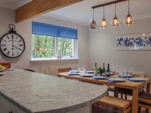 Dining - Wow, what a welcoming holiday home. (Ballachulish)