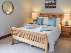 5 bedrooms, free WiFi, bed sheets - Wow, what a welcoming holiday home. (Ballachulish)