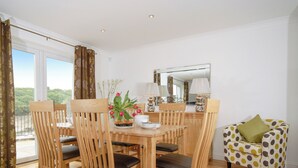 Unclassified image, 4 of 24, button - 3 bedroom accommodation in Blackbridge, near Milford Haven (Blackbridge, near Milford Haven)