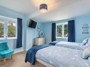4 quartos, Wi-Fi de cortesia, roupa de cama