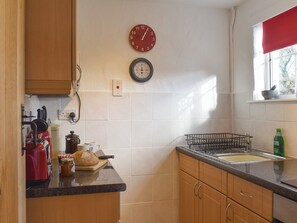 Highchair - 2 bedroom accommodation in Pelynt, near Looe (Pelynt, near Looe)