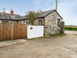 Exterior - 1 bedroom accommodation in Helston, near Helston and the Lizard Peninsula (Helston, near Helston and the Lizard Peninsula)