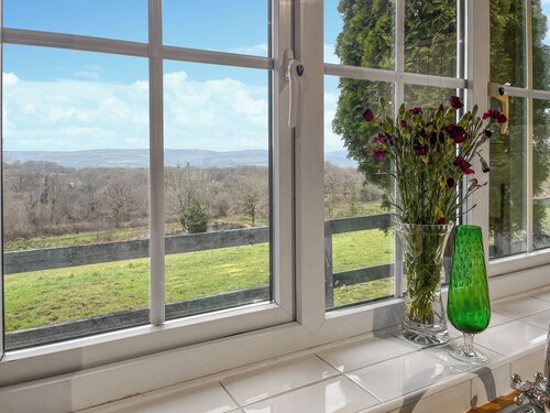 1 bedroom accommodation in Llanarthney