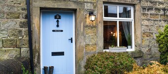 2 bedroom accommodation in Hurst Green