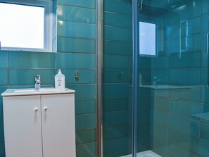 Towels - 2 bedroom accommodation in Hurst Green (Hurst Green)
