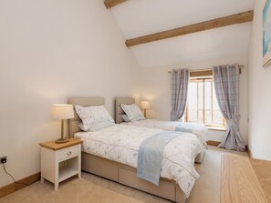 3 bedrooms, free WiFi, bed sheets