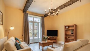 TV - A truly luxury break in a stunning wing within the beautiful Manor House. (Armathwaite, near Carlisle)