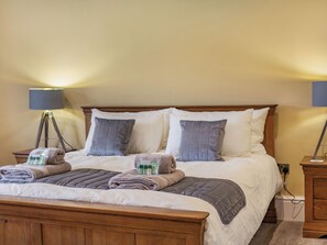3 bedrooms, free WiFi, bed sheets