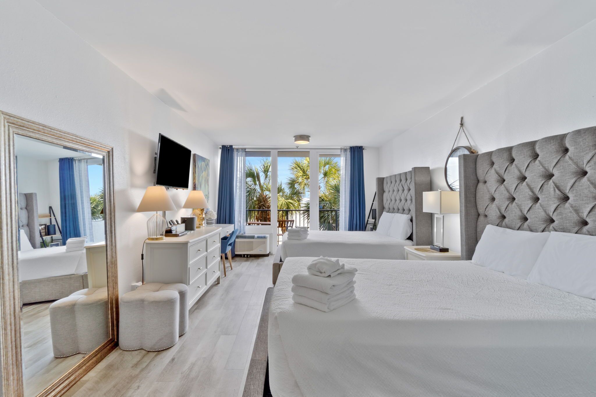 Desk, free WiFi, bed sheets