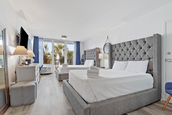 Escritorio, wifi gratis, ropa de cama