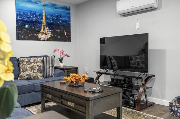 Téléviseur connecté, jeux vidéo, lecteur de DVD, chaîne audio