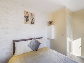 2 bedrooms, free WiFi, bed sheets