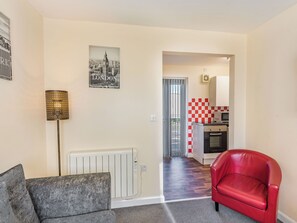 Living area - Rainbow Bungalow 1 - UK39809 (Chapel St Leonards)