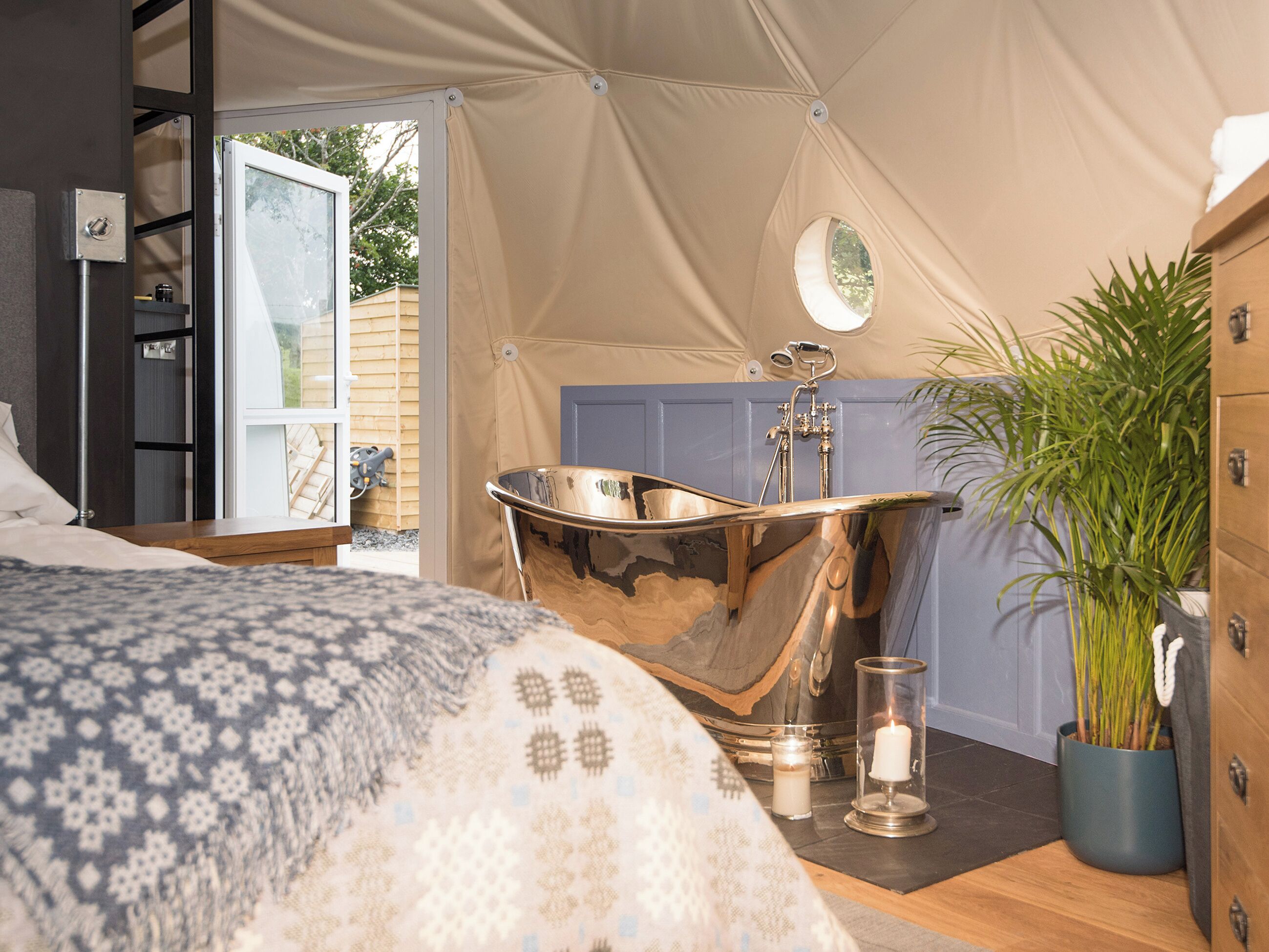 1 dormitorio y ropa de cama