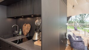 Dishwasher - 1 bedroom accommodation in Machynlleth (Machynlleth)