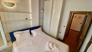 2 bedrooms, iron/ironing board, free WiFi, bed sheets - Lamberti - One Bedroom Apartment, Sleeps 2 (Firenze)