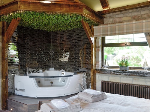 Tennox Boathouse - UKC4438