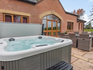 Terrace/patio - 3 bedroom accommodation in Elswick, near Preston (Elswick, near Preston)