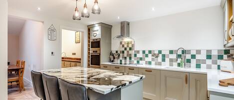 Geschirrspüler, Hochstuhl