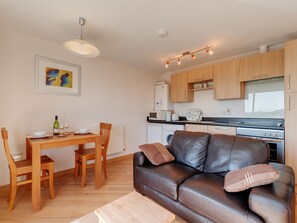 DVD player - 10 Red Rock Apartments (Dawlish Warren)