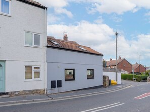 Exterior - A perfect base for couples to explore everything Yorkshire has to offer. (Knaresborough)