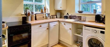 Lave-vaisselle, chaise haute