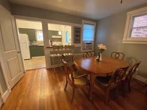 Dining - Oasis by Frick Park w Garage Parking (Pittsburgh)