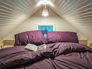 1 bedroom, bed sheets - 1 bedroom accommodation in Melton Constable (Melton Constable)