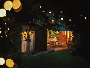 Outdoor dining - 2 bedroom accommodation in Ratley (Ratley)