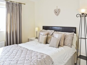 4 bedrooms, free WiFi, bed sheets - Coastguard Cottage Paradise (Scarborough)